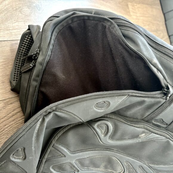 Slappa Velocity Spyder Pro Gamer Backpack | Gear Head Padded Laptop Bag - Picture 11 of 16